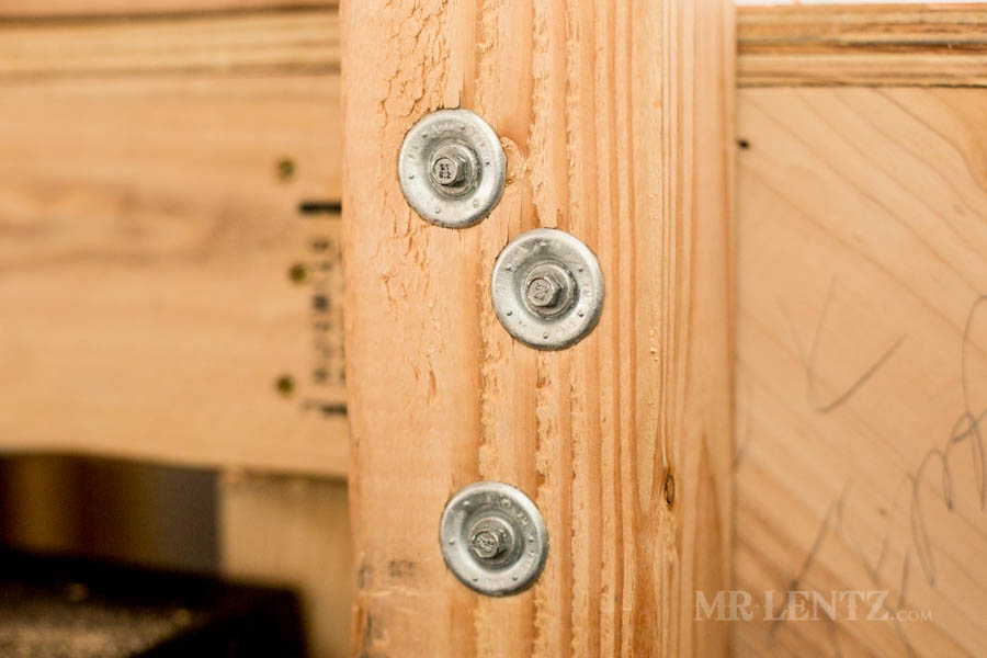 connecting 4x4 posts to stairway