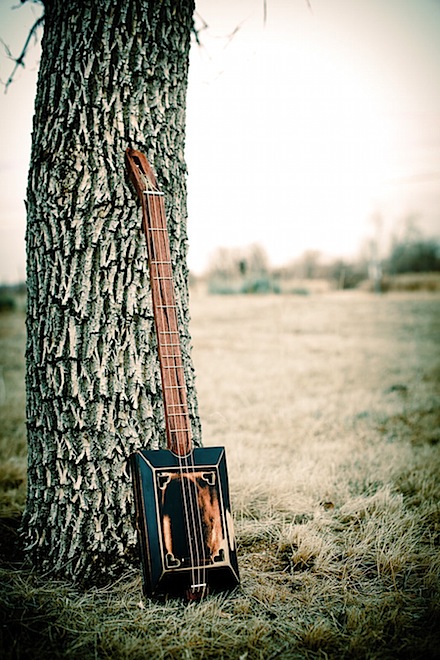 CigarBoxGuitar01_0001.jpg