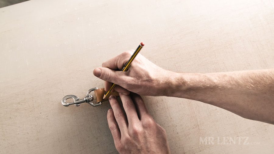 how-to-make-a-leather-keychain-tutorial-diy-01-00013