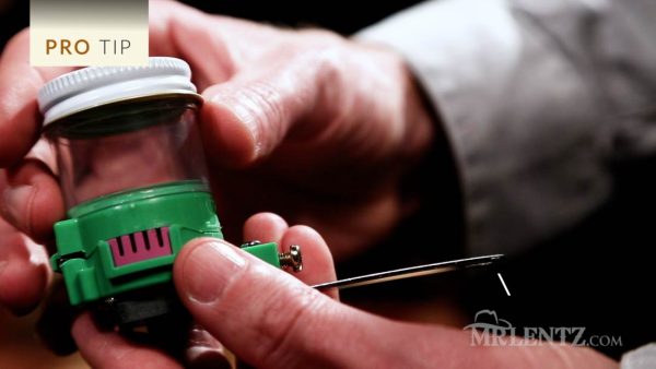 thread lubricating box for leather sewing machines