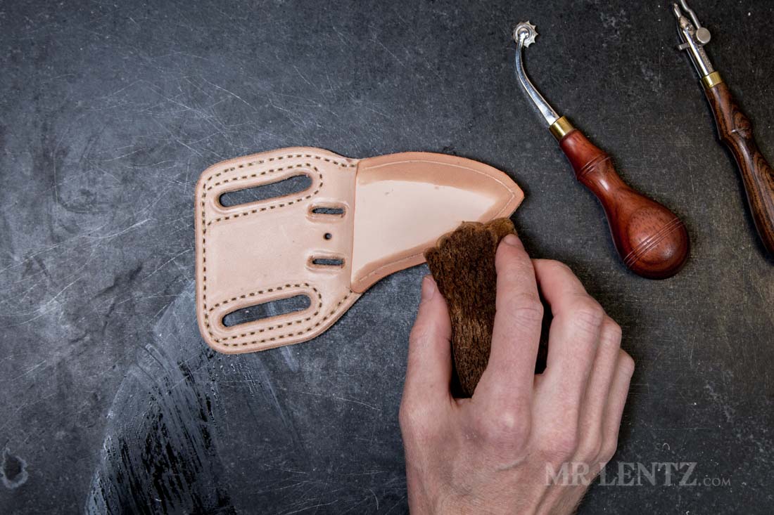 wetting the edge of the knife blade protection