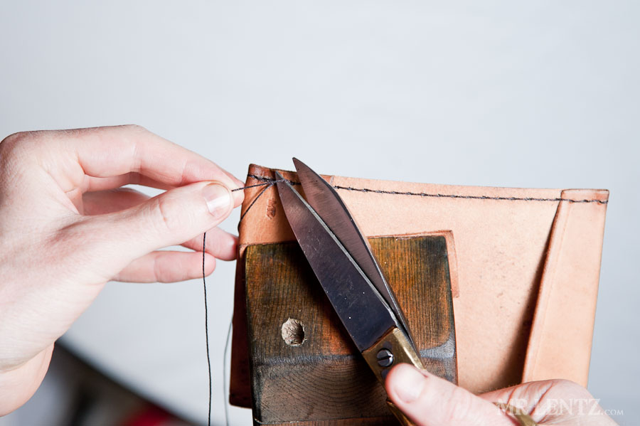 LeatherCardWalletTut_0160