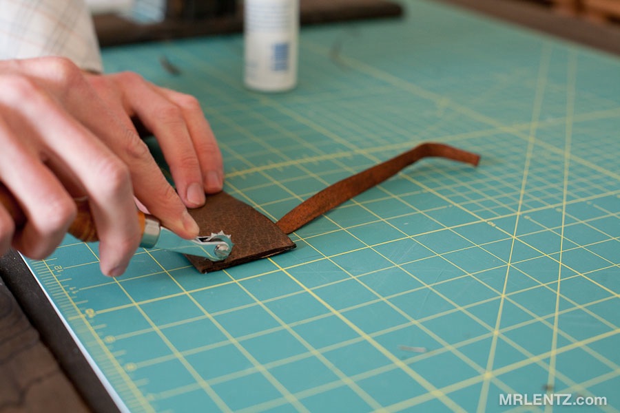 MakingOfStrapWallet01_0166.jpg
